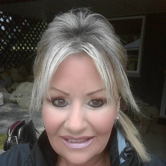 Meet your Posher, Sandy - Picture 1 of 1